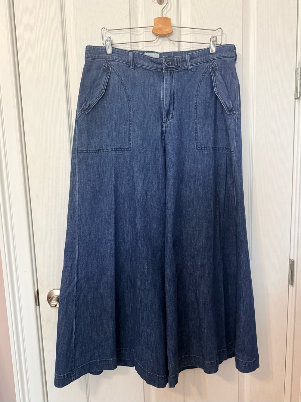 Pilcro Wide-Leg High-Rise Jeans in Dark Blue Denim - Picture 6 of 10